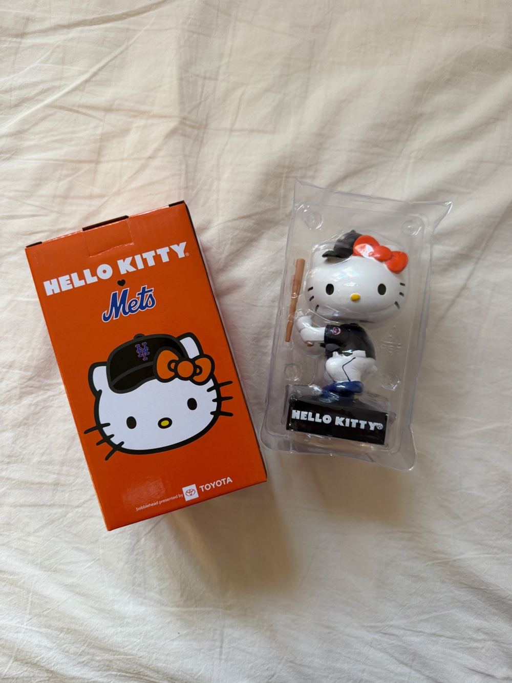 Hello Kitty New York Mets Bobblehead 2026 - Brand New